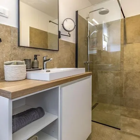 Bella By Guide Villa